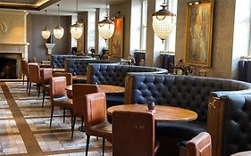 The Queens Head, Parkside Apartment 5